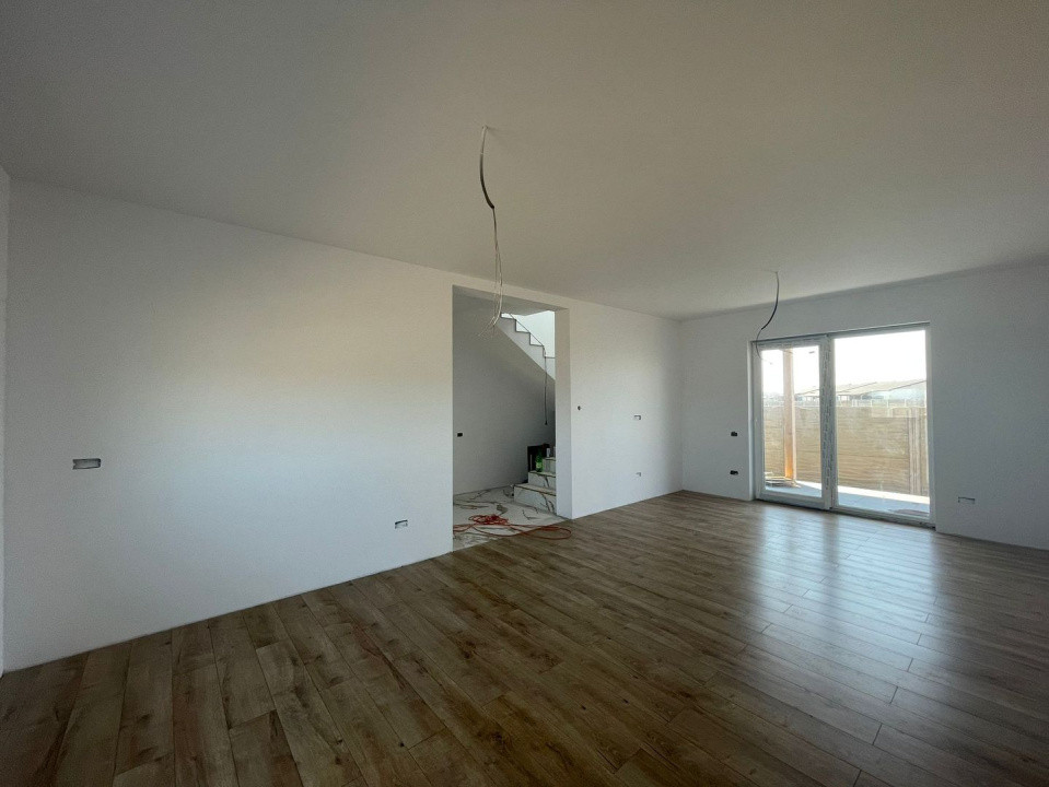 Duplex 3 camere despartit prin baie - Urseni