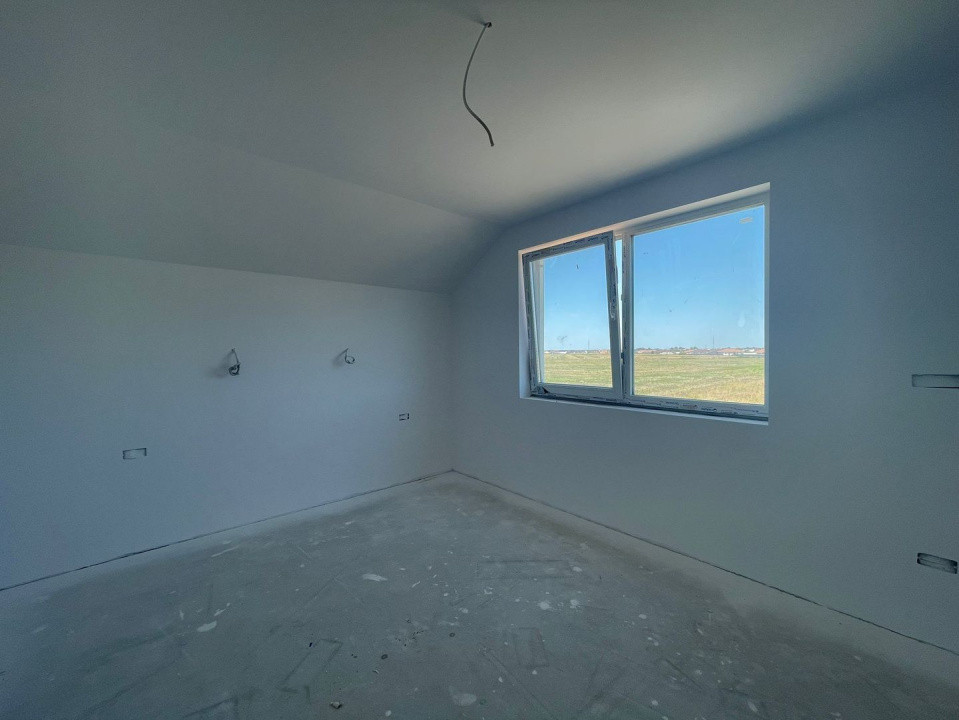 Duplex 3 camere despartit prin baie - Urseni