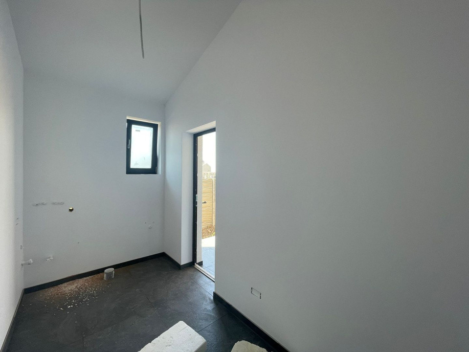 Duplex 3 camere despartit prin baie - Urseni