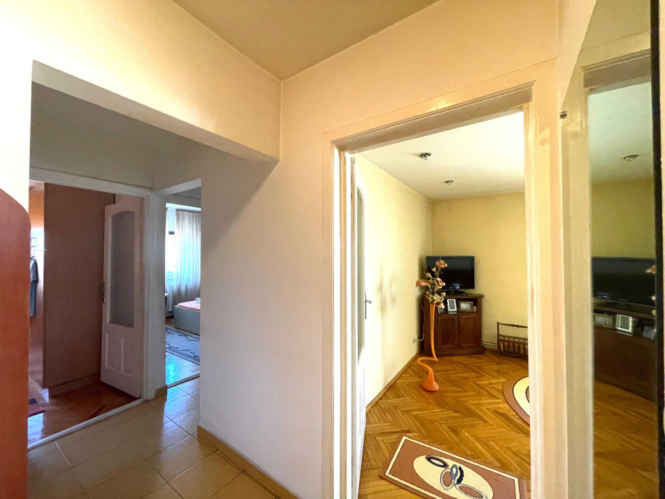 Apartament decomandat 3 camere Soarelui