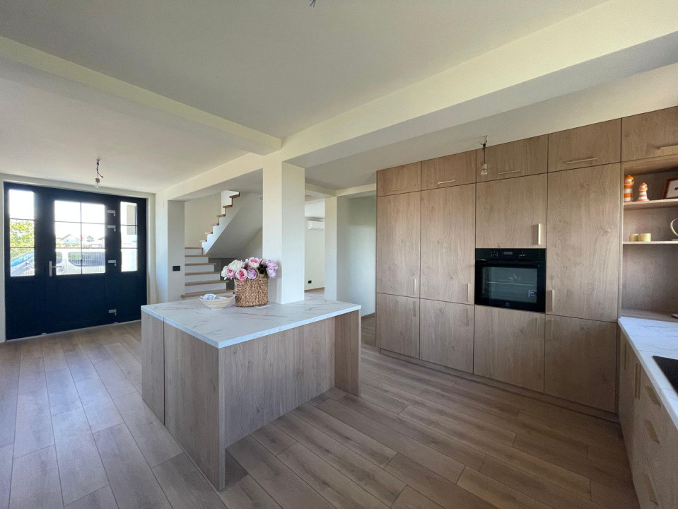 Duplex 6 camere 400mp teren Mosnita Noua