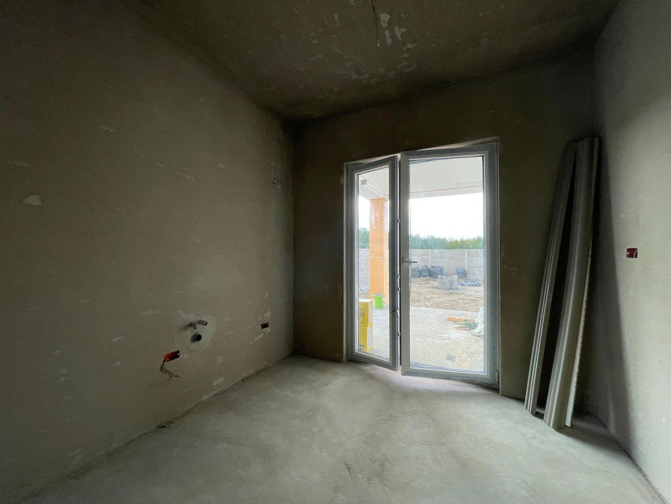 Duplex 3camere separat prin CT Mosnita Noua