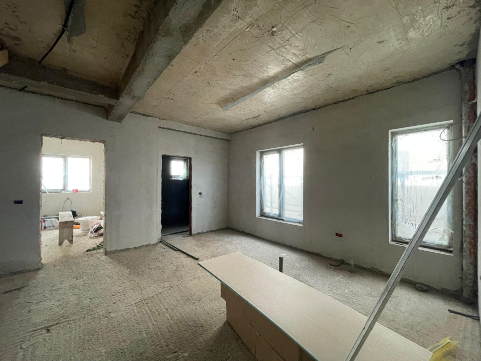 Duplex 5 camere despartit prin garaj Mosnita Noua