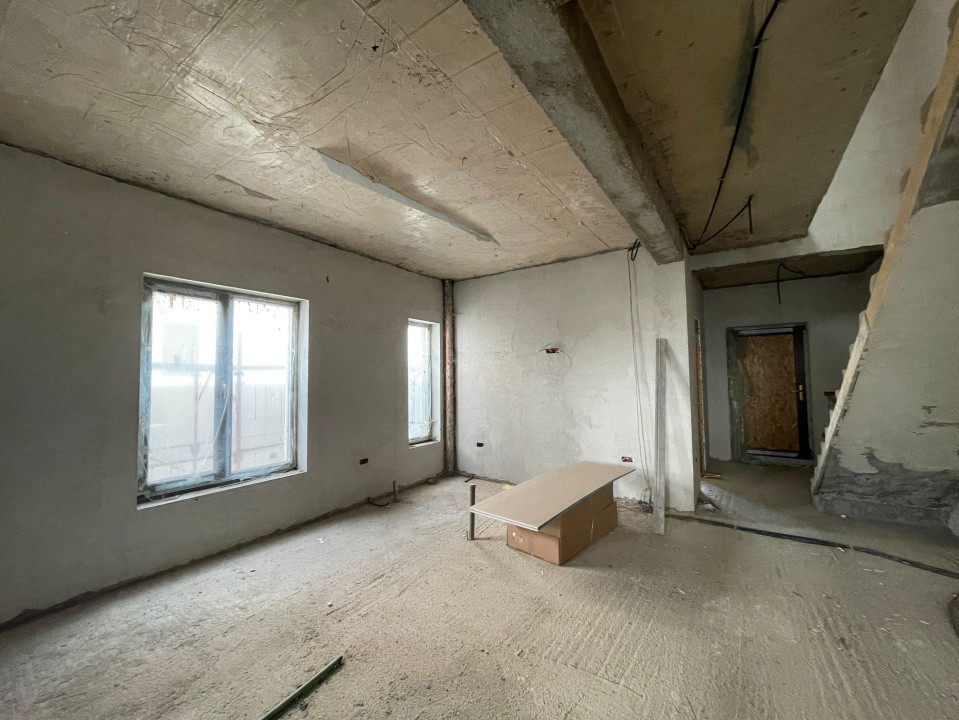 Duplex 5 camere despartit prin garaj Mosnita Noua