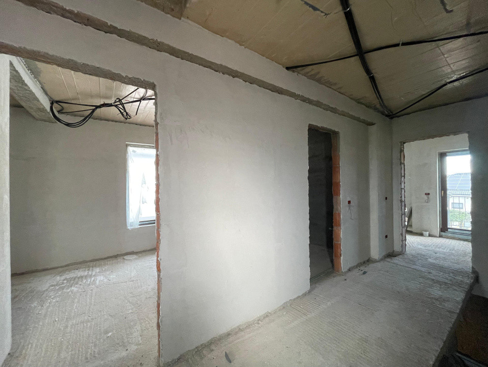 Duplex 5 camere despartit prin garaj Mosnita Noua