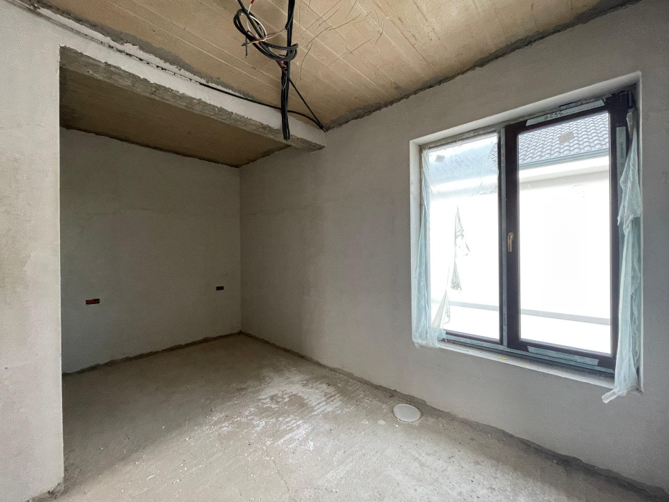 Duplex 5 camere despartit prin garaj Mosnita Noua