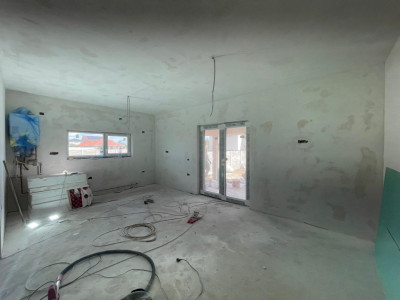 Duplex 4 camere la asfalt Urseni