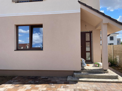 Duplex 4 camere, 95mp utili, 255mp teren, la asfalt -Urseni