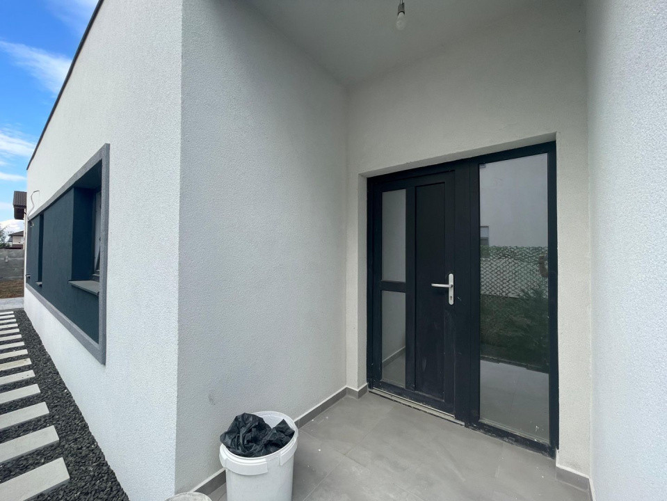 Duplex pe parter 4 camere separat prin dressing Urseni