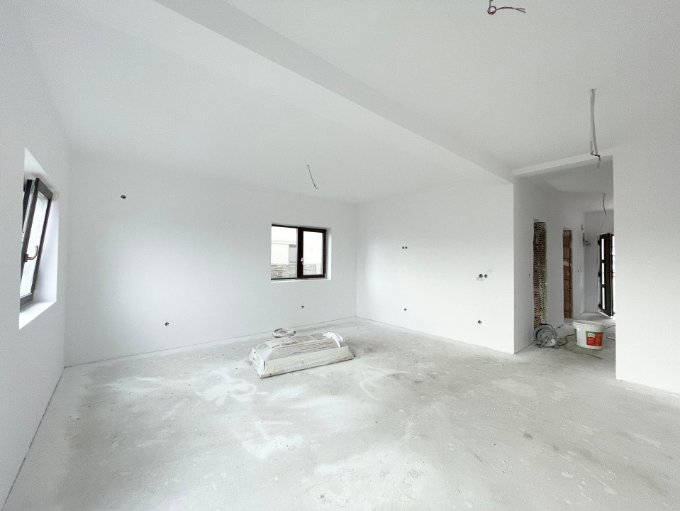 Duplex 4 camere central Mosnita Veche