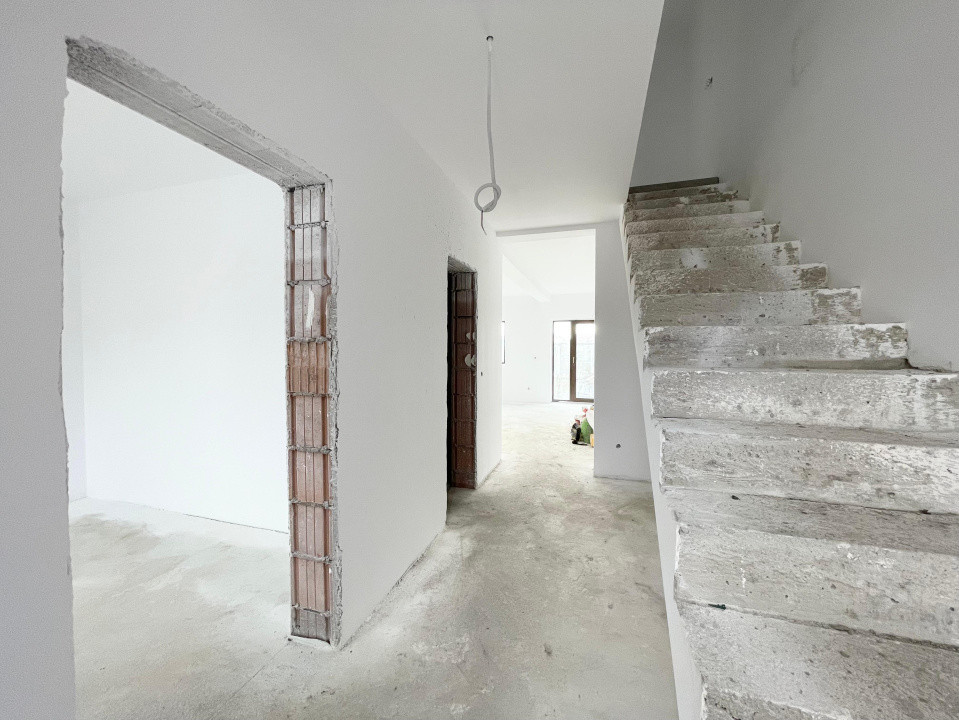 Duplex 4 camere central Mosnita Veche