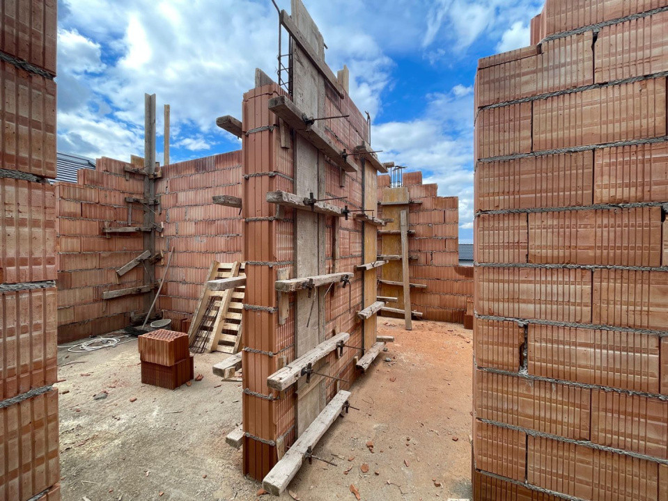 Duplex 5 camere separat prin CT Urseni