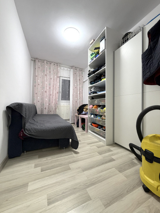 Apartament 4 camere, 80 mp utili, etaj 3, 2 balcoane - Lipovei