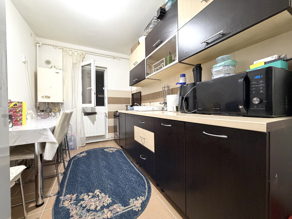 Apartament 4 camere, 80 mp utili, etaj 3, 2 balcoane - Lipovei