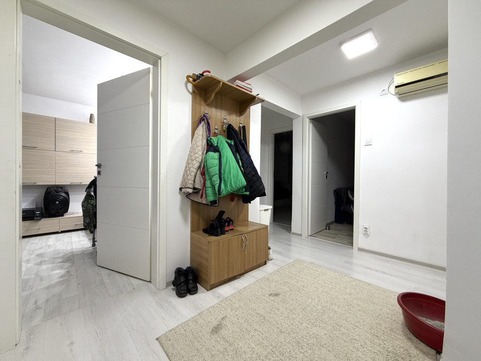 Apartament 4 camere, 80 mp utili, etaj 3, 2 balcoane - Lipovei