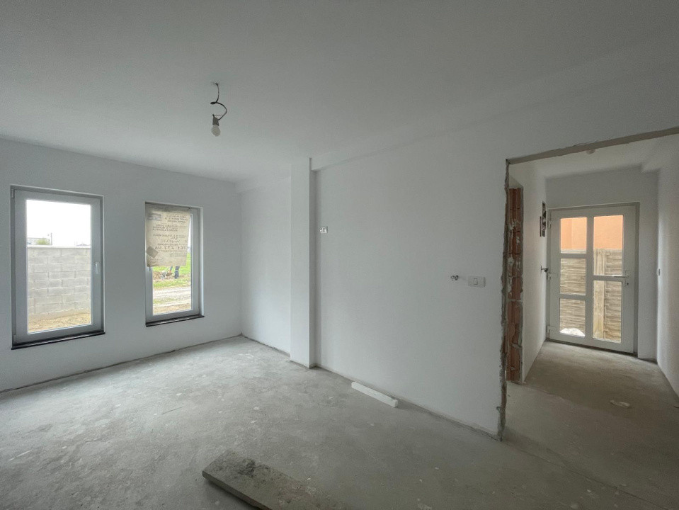 Duplex 5 camere la alb Mosnita Noua