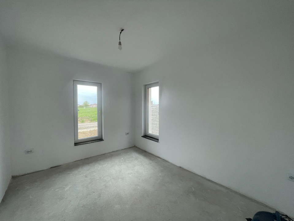 Duplex 5 camere la alb Mosnita Noua