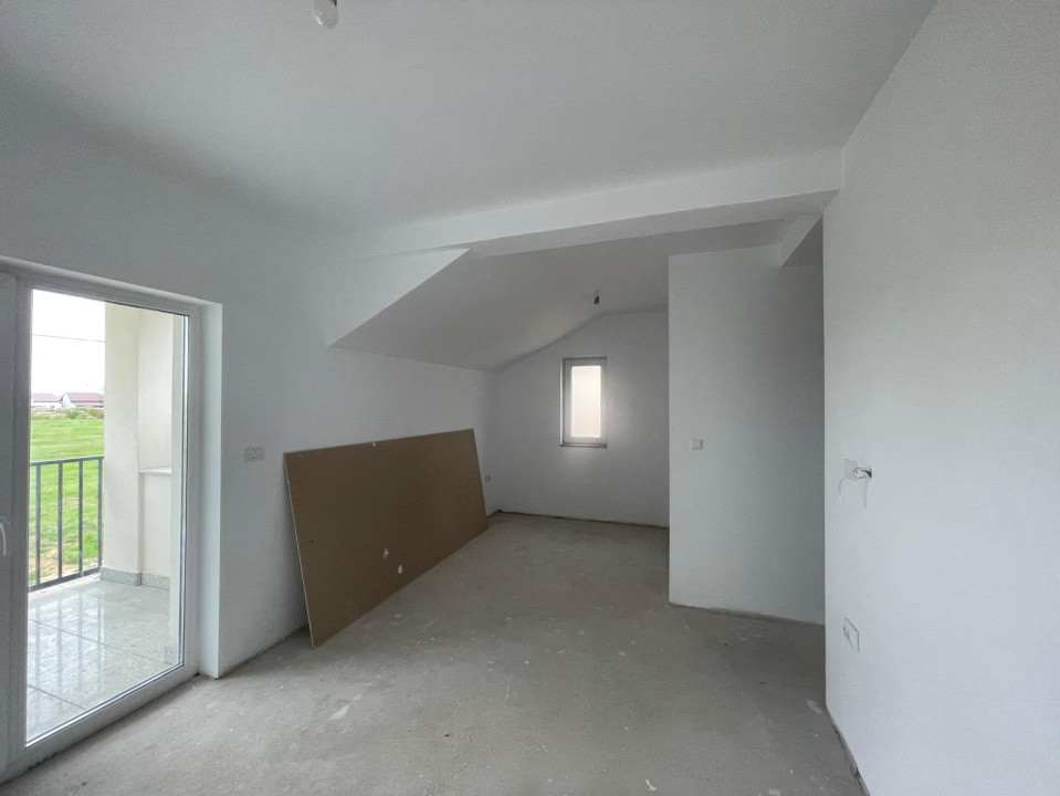 Duplex 5 camere la alb Mosnita Noua