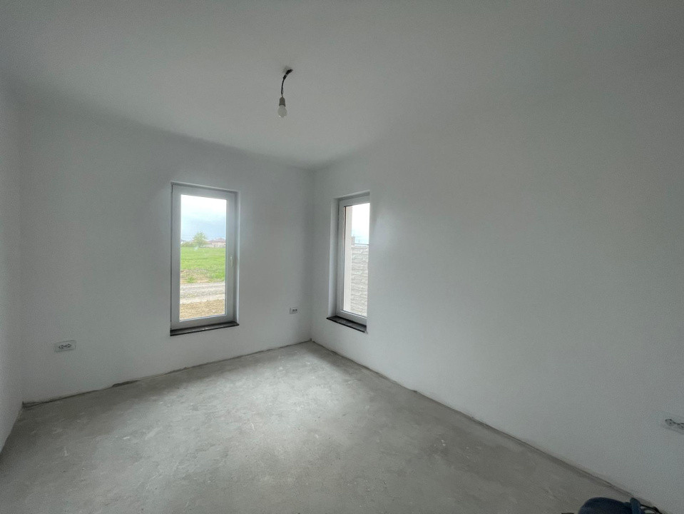Duplex 5 camere la alb Mosnita Noua