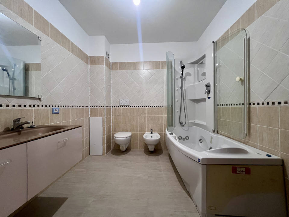  Apartament cu 3 camere, 131mp utili, etaj 3 in Giroc