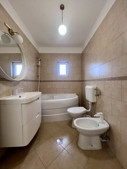 Apartament cu 4 camere, 68mp, etaj 5/5 - Zona Dambovita