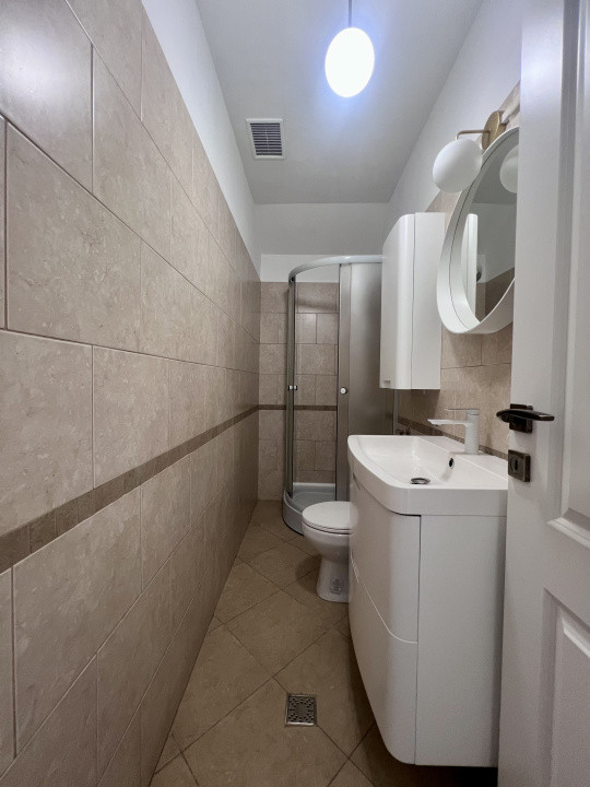 Apartament cu 4 camere, 68mp, etaj 5/5 - Zona Dambovita