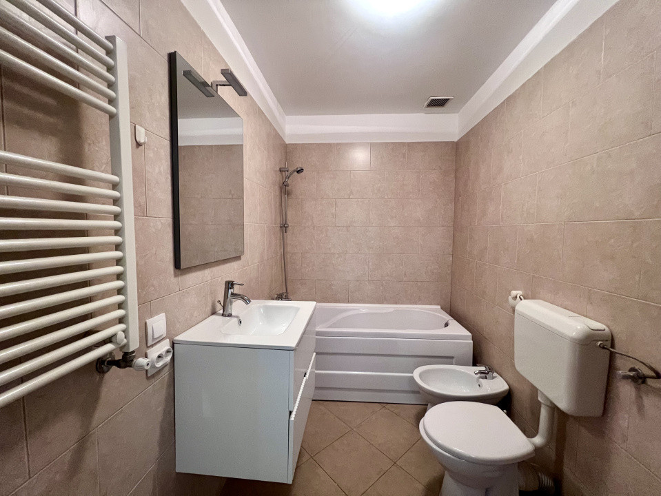 Apartament cu 3 camere, 54mp, etaj 5/5 - Zona Dambovita