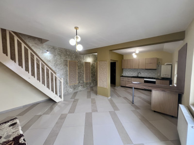 Apartament cu 3 camere, 54mp, etaj 5/5 - Zona Dambovita