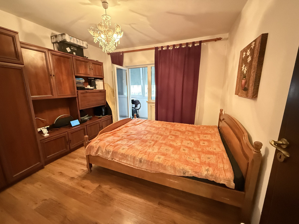 Apartament 4 camere, decomndat, 77 mp utili + 2 balcoane- Soarelui