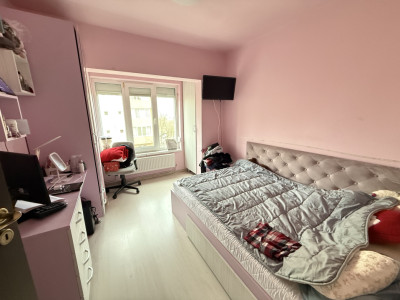 Apartament 4 camere, decomandat, 77 mp utili + 2 balcoane- Soarelui
