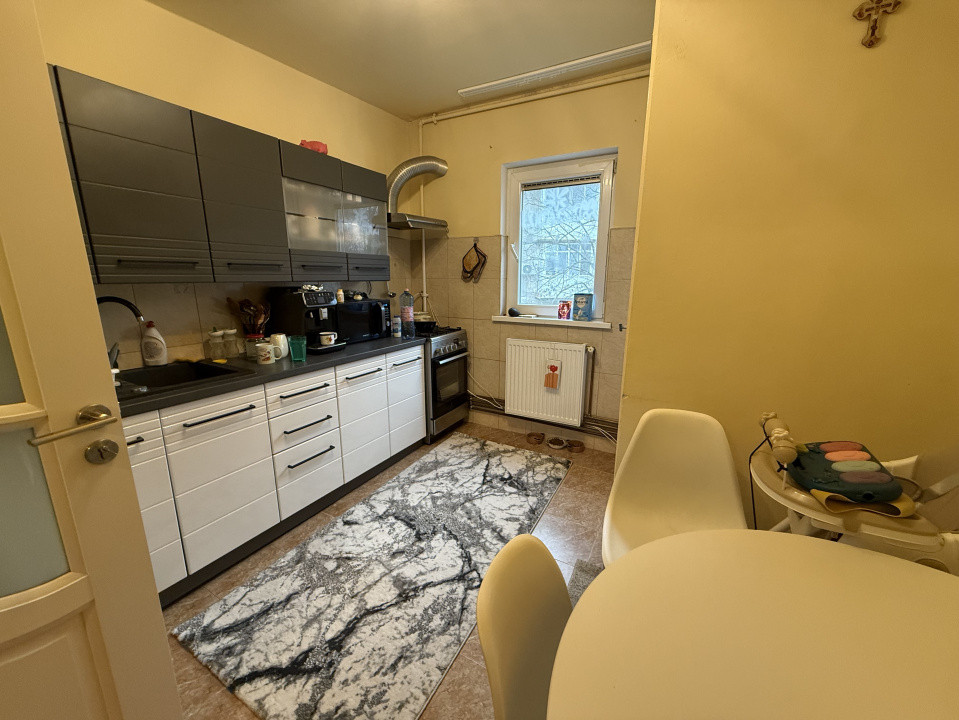 Apartament 3 camere, decomandat, 65 mp utili, mobilat si utilat - Sagului