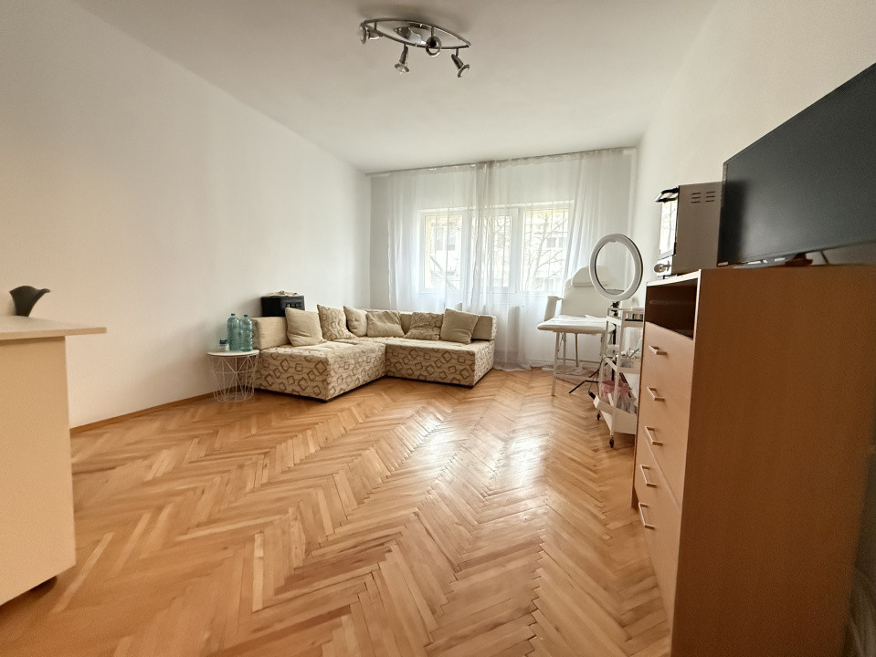 Apartament 3 camere, decomandat, 65 mp utili, mobilat si utilat - Soarelui