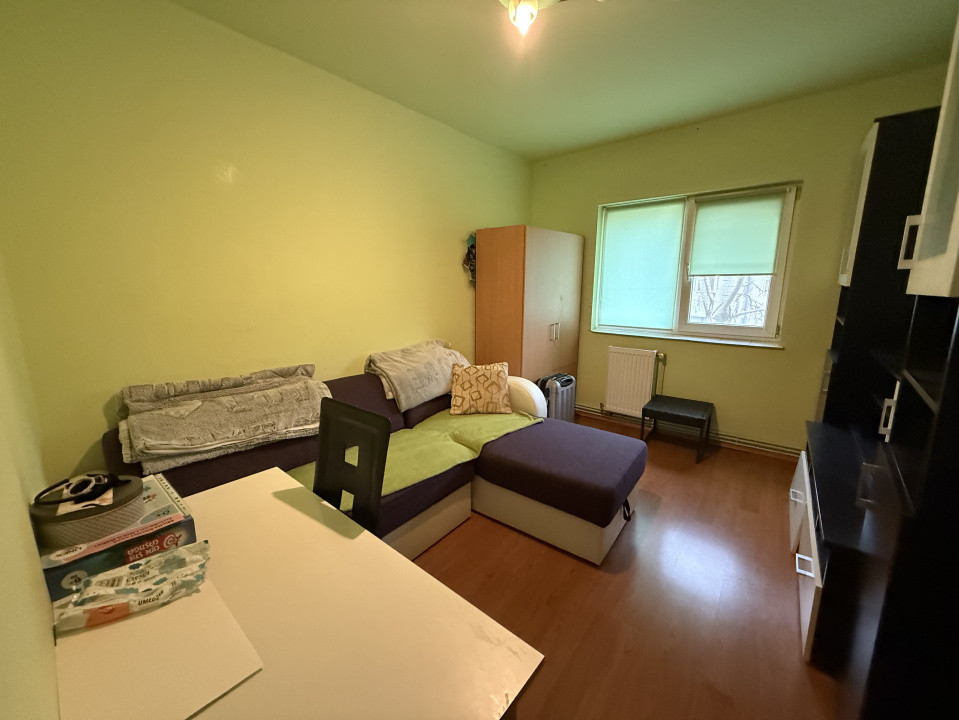 Apartament 3 camere, decomandat, 65 mp utili, mobilat si utilat - Soarelui