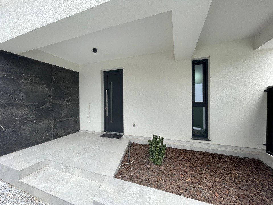 Duplex 4 camere central Mosnita Veche