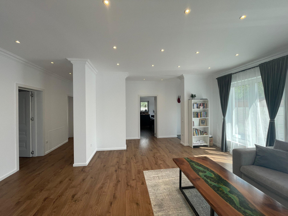 Casa Individuala 5 camere - central Mosnita Veche