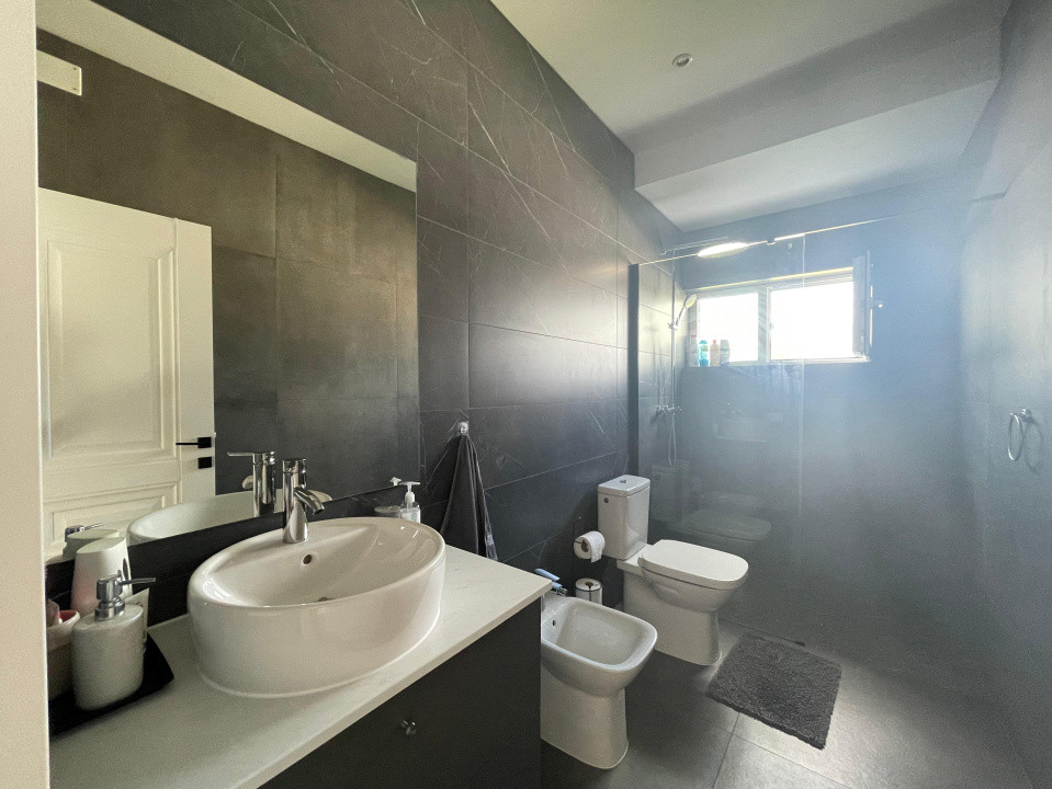 Casa Individuala 5 camere - central Mosnita Veche