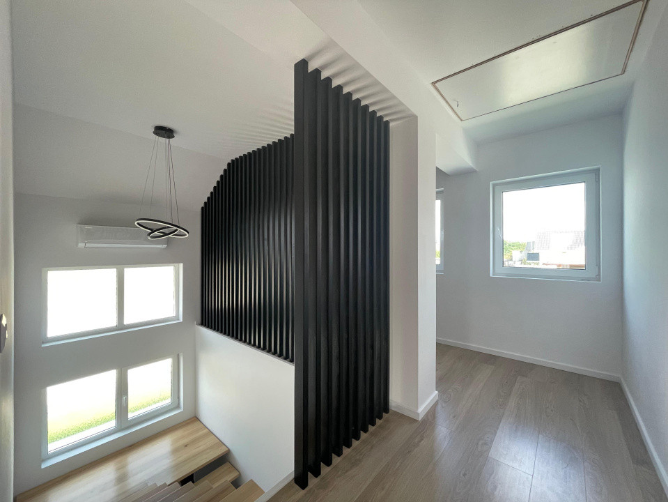 Casa Individuala 5 camere - central Mosnita Veche