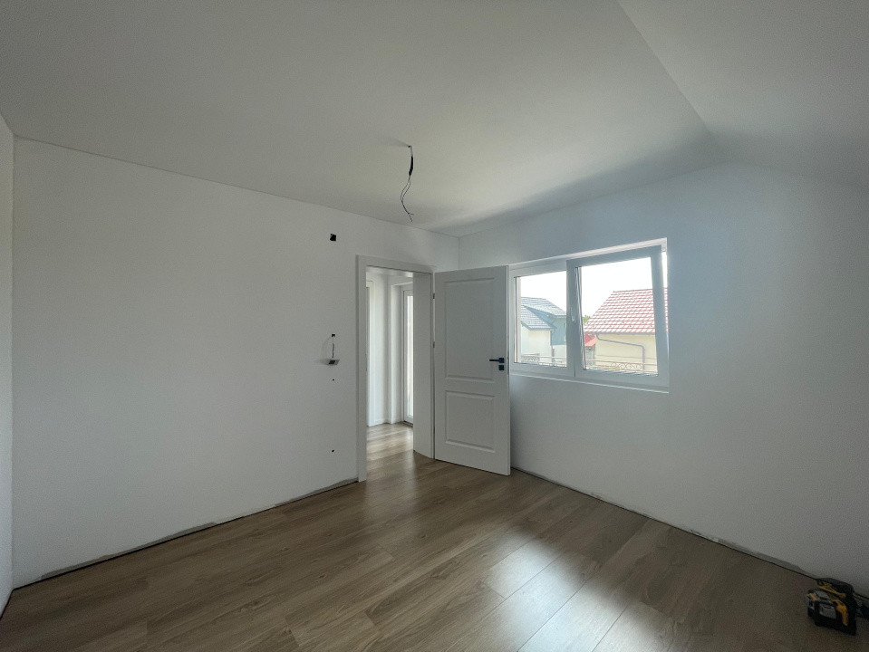 Casa Individuala 5 camere - central Mosnita Veche