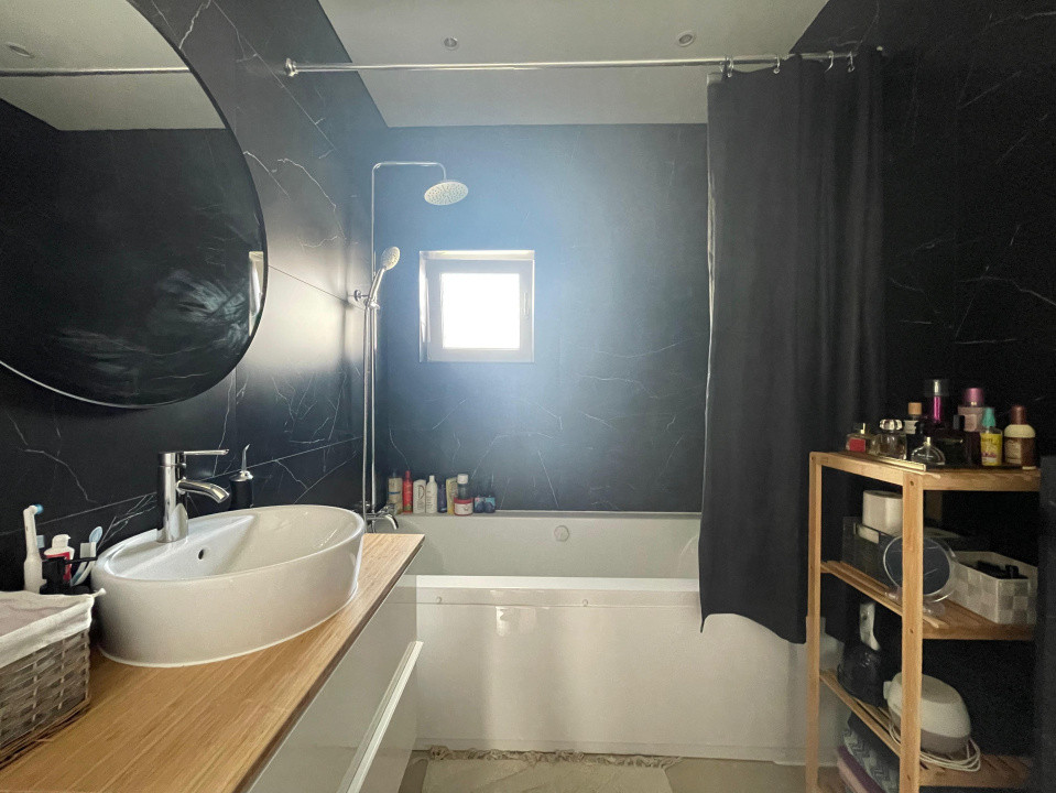 Casa Individuala 5 camere - central Mosnita Veche