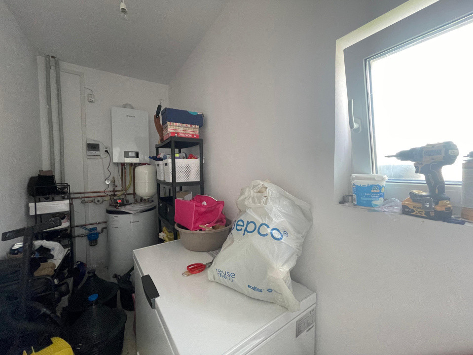 Casa Individuala 5 camere - central Mosnita Veche