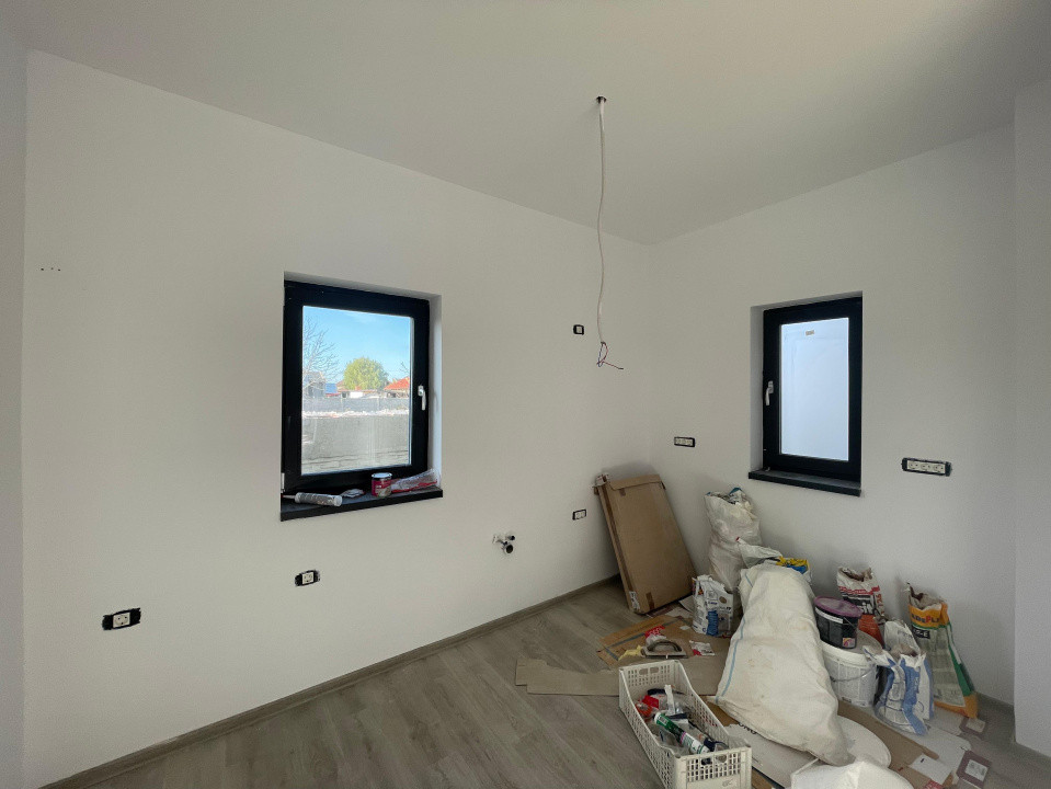 Duplex 3 camere separat prin baie Mosnita Noua