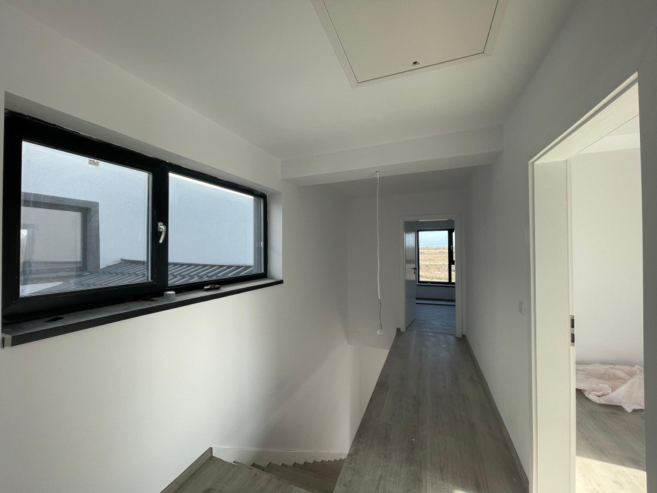 Duplex 3 camere separat prin baie Mosnita Noua