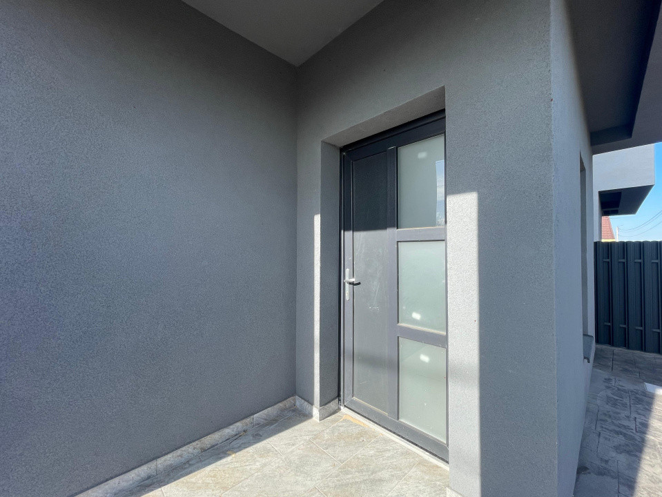 Duplex 3 camere separat prin baie Mosnita Noua