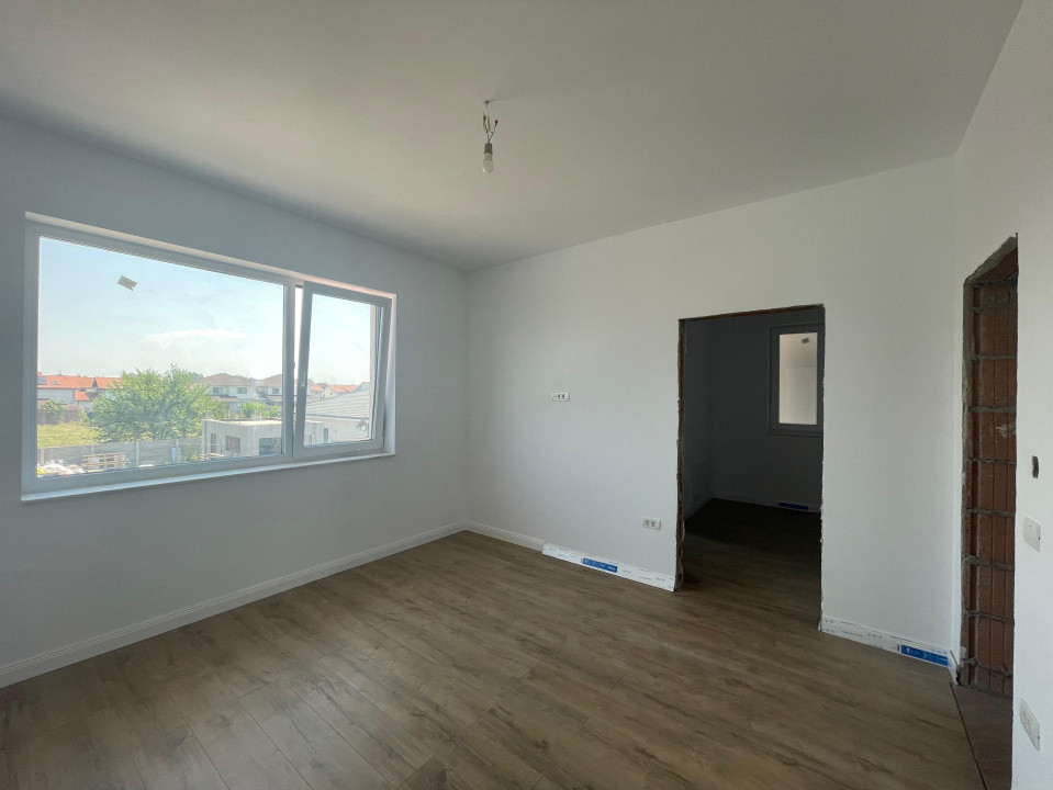 Duplex 5 camere separat prin CT Mosnita Noua