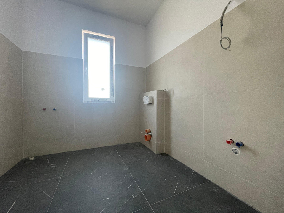 Duplex 5 camere separat prin CT Mosnita Noua