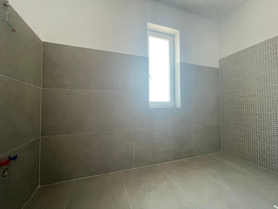 Duplex 5 camere separat prin CT Mosnita Noua