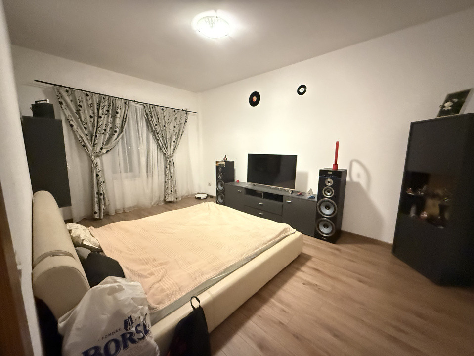 Apartament 2 camere, decomandat, cu dressing si balcon de 20 mp - Giroc