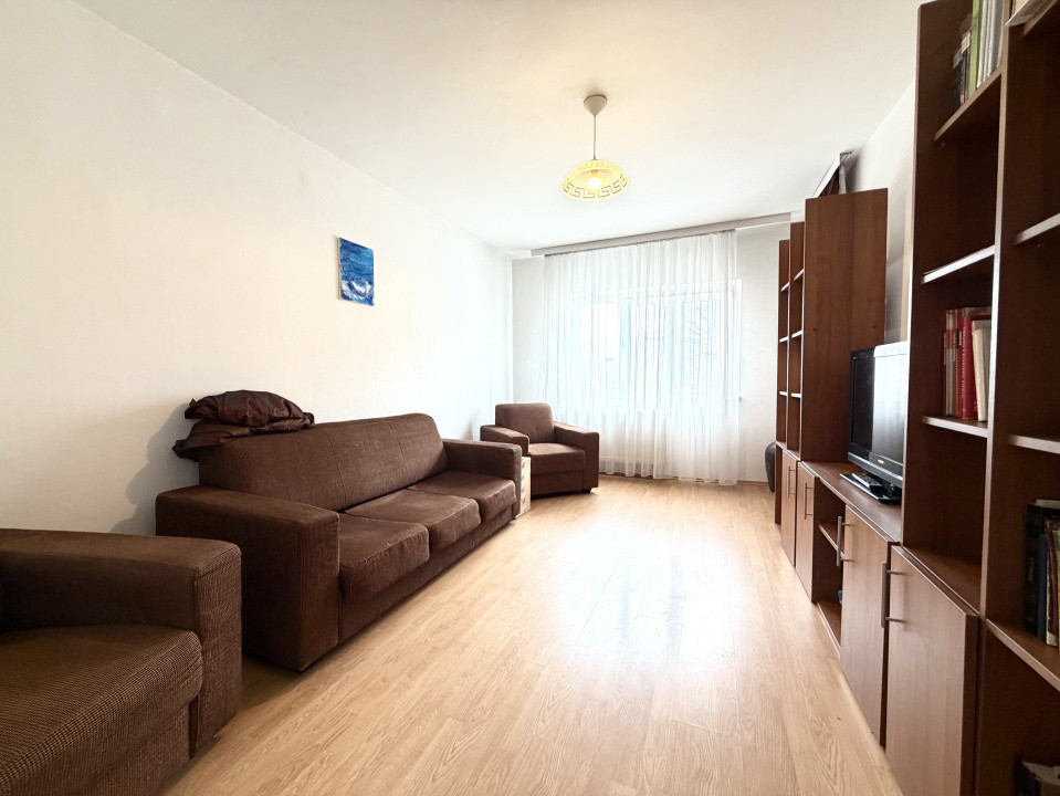 Apartament cu 3 camere, etaj trei, 58 mp utili - Zona Aradului
