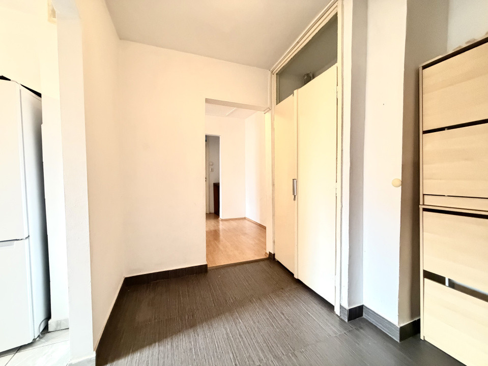 Apartament cu 3 camere, etaj trei, 58 mp utili - Zona Aradului