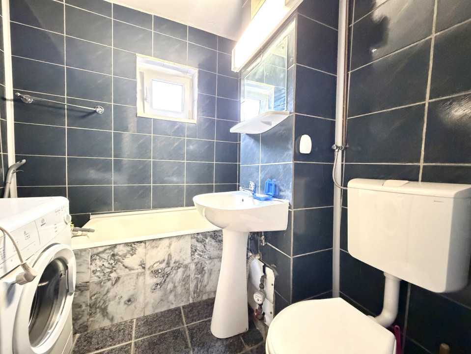 Apartament cu 3 camere, etaj trei, 58 mp utili - Zona Aradului